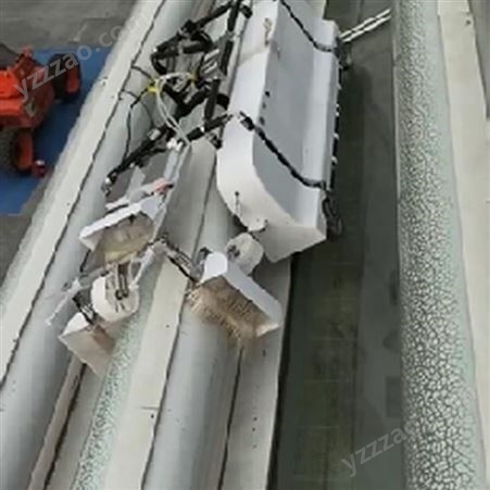 客制定制化清洗机器人用于建筑场馆太阳光能板清洗